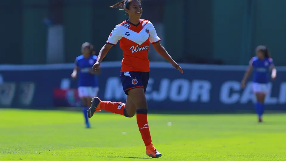 Magaly Cortés con Veracruz en la Liga MX Femenil | IMAGO 7