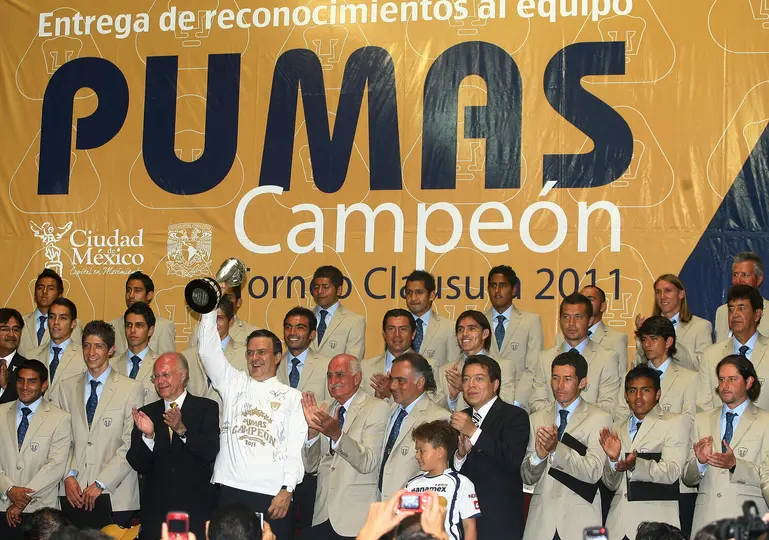 Marcelo Ebrad festejando el campeonato de Pumas | MexSport