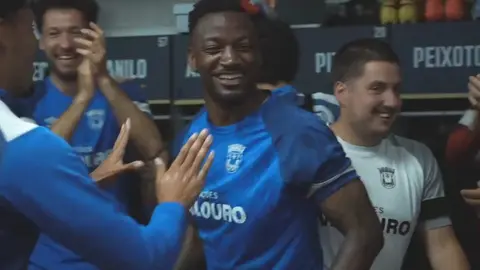 Compañeros de Stopira, jugador de Cabo Verde, enloquecen al verlo convocado al Mundial 2026 con su selección