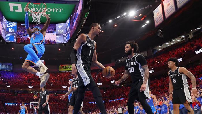 Victor Wembanyama de los San Antonio Spurs en el partido contra Oklahoma City Thunder | AFP