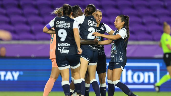 Jugadoras de Pachuca en celebración en Fase de Grupos de la W Champions Cup | MEXSPORT