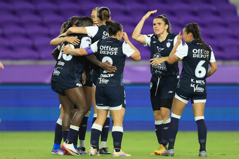 Jugadoras de Pachuca en celebración en Fase de Grupos de la W Champions Cup | MEXSPORT