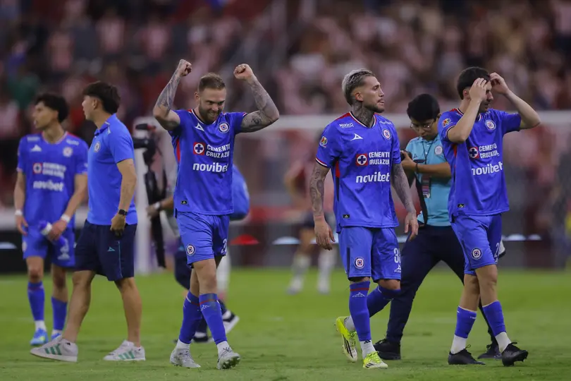 Jugadores de Cruz Azul en celebración ante Chivas | MEXSPORT