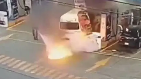 Un empleado evitó la tragedia al sofocar el fuego con un extinguidor/RRSS