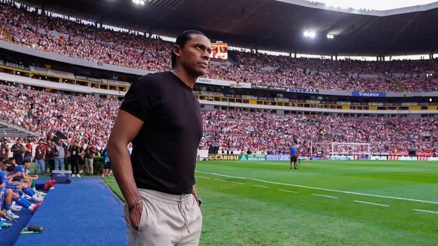 Joel Huiqui en la Semifinal de Cruz Azul ante Chivas | IMAGO 7