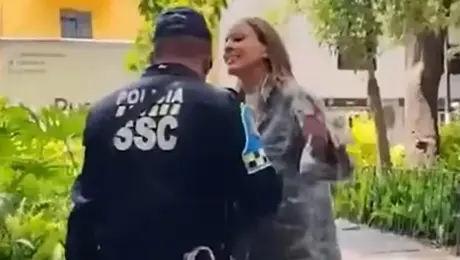 ‘Lady Racista’ enfrenta posible orden de aprehensión por incumplir medidas judiciales