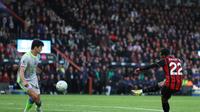 Eli Junior Kroupi en el partido de Bournemouth contra Manchester City en la Premier League | AP