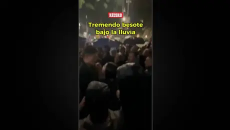 Festejos de la victoria colombiana en el Ángel de la Independencia