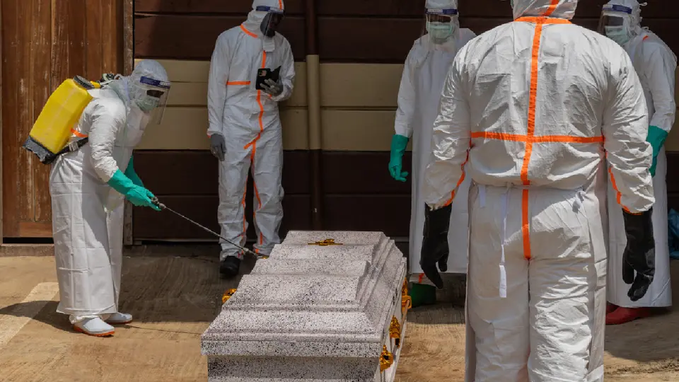 OMS alerta por rápida propagación del ébola: ya suman cientos de casos y fallecidos