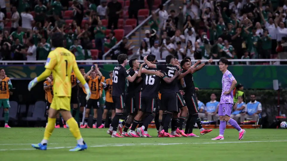 Selección Mexicana, en festejo de gol, ante Corea del Sur | MIGUEL PONTÓN