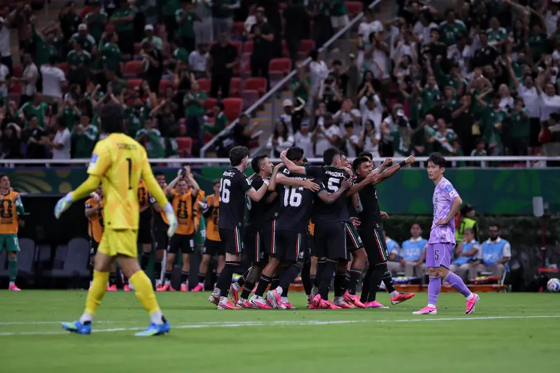 Selección Mexicana, en festejo de gol, ante Corea del Sur | MIGUEL PONTÓN