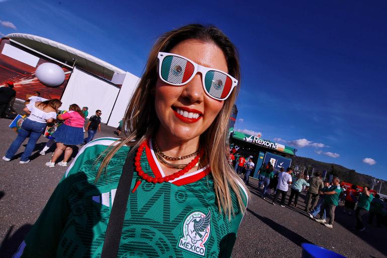 Afición mexicana en Guadalajara | MIGUEL PONTÓN