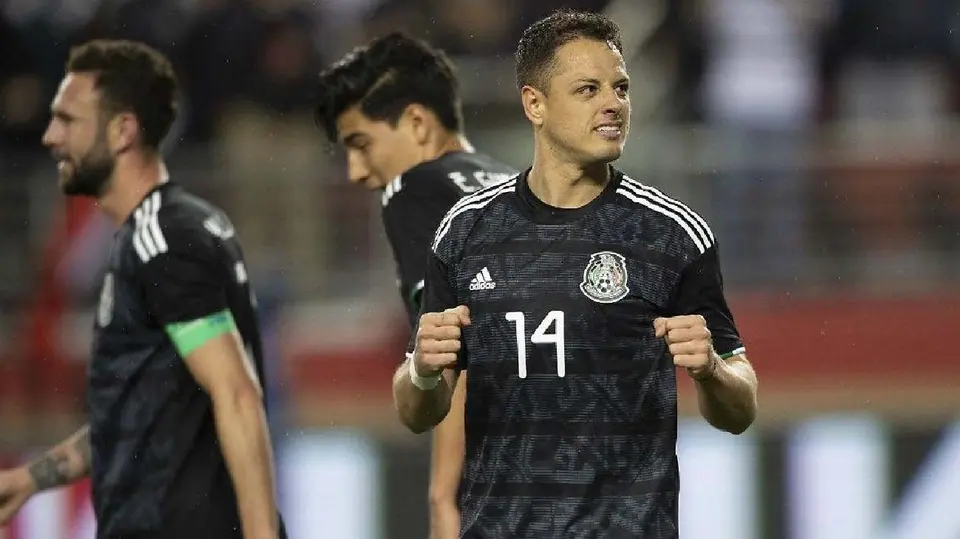 Chicharito con la Selección Mexicana | IMAGO 7