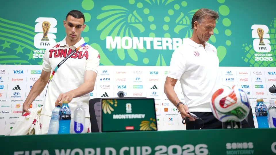 Ellyes Skhiri y Hervé Renard, en conferencia de prensa | AP