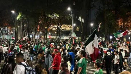 El grito de un país entero: El Ángel de la Independencia estalla en locura tras victoria de México sobre Corea