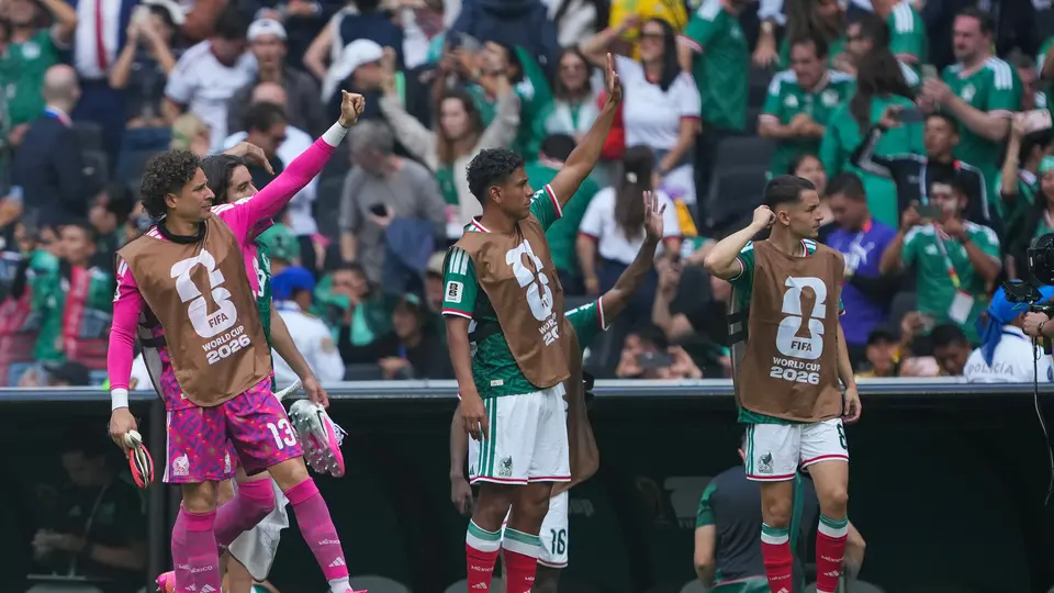 Luis Romo, jugador de la Selección Mexicana | MEXSPORT