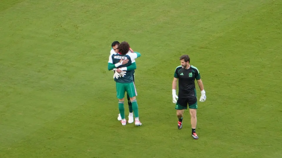 Raúl Rangel y Guillermo Ochoa, arqueros de México, previo al México vs Corea del Sur | CARLOS PONCE DE LEÓN