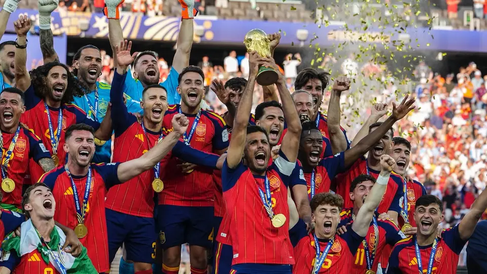 España festejando su segunda Copa del Mundo l Miguel Pontón