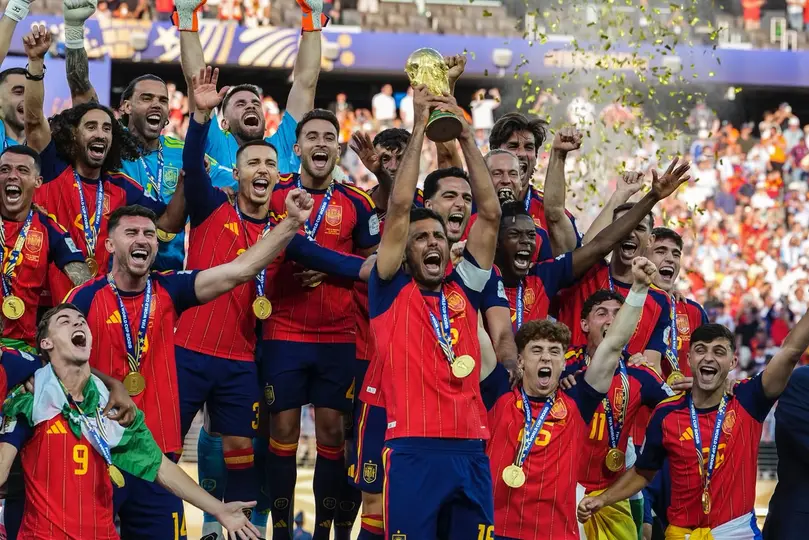 España festejando su segunda Copa del Mundo l Miguel Pontón