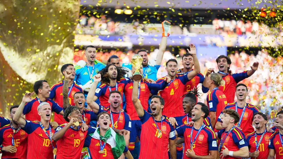 España festejando su segunda Copa del Mundo l AP
