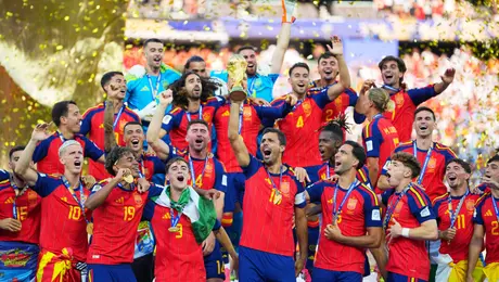 España y los equipos que han ganado el Mundial y el título de confederación en el mismo ciclo