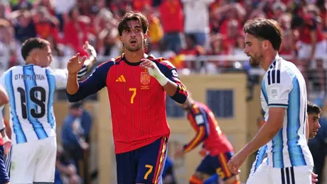 ¡Y se quedaron cortos! España dominó a una Argentina que ni siquiera atacó