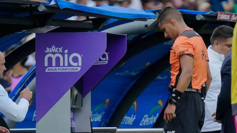 ¡Falla el VAR en CU! Problemas técnicos en el Pumas vs Pachuca