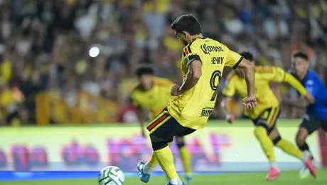 ¡Uno más! Henry Martín vuelve a fallar un penal con el América
