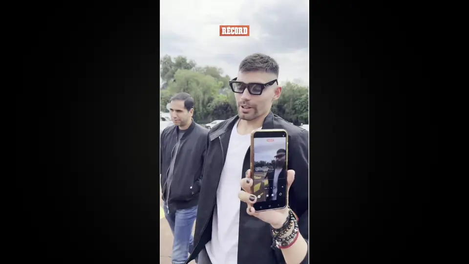 Johan Vásquez manda mensaje de unidad con el Tricolor