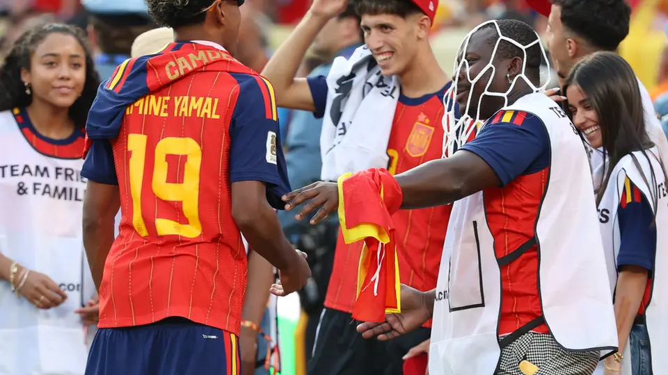 España festejando su segunda Copa del Mundo l AP