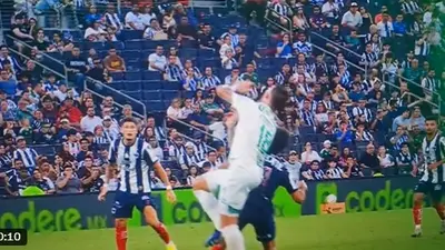 ¿Era falta? 'Cantante' Guerrero asegura que el primer gol de Rayados ante Santos debió anularse