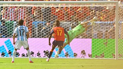 ¡El show del 'Dibu'! Emiliano Martínez había sido el héroe de Argentina en la Final ante España