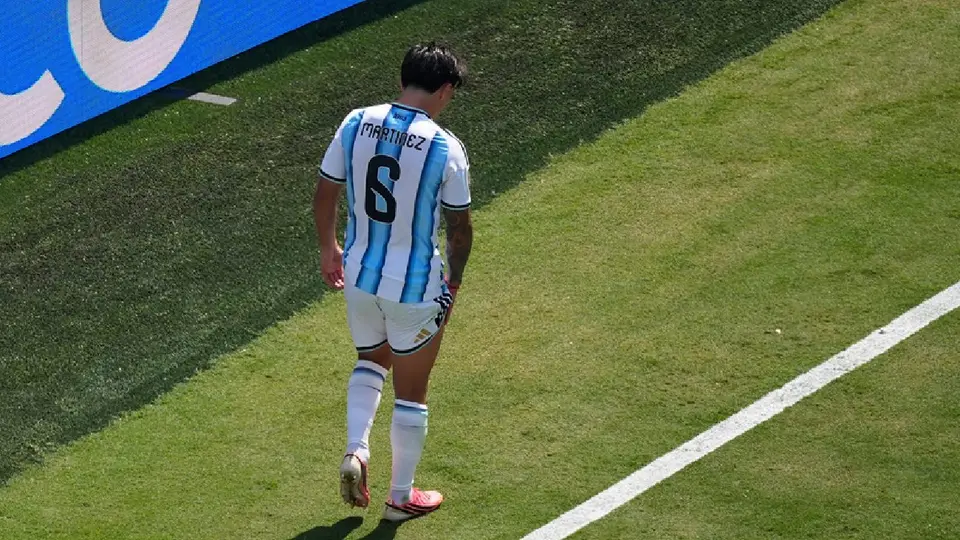Licha Martínez sale lesionado | AP