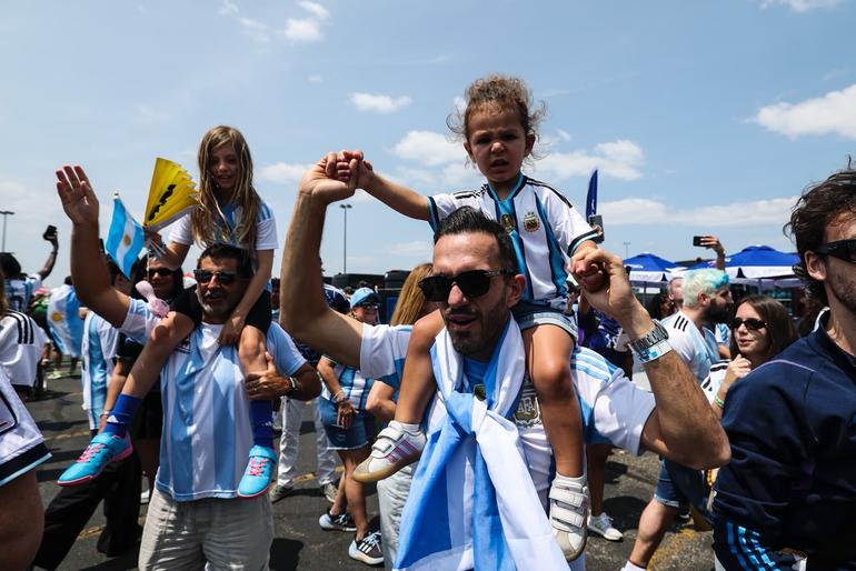 Afición argentina en el Estadio de Nueva York | RÉCORD