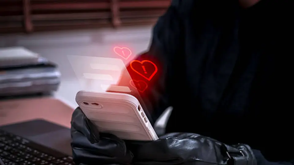 El fraude del “Artista Enamorado” puede comenzar con un mensaje inesperado de una supuesta celebridad en redes sociales./ Pixabay