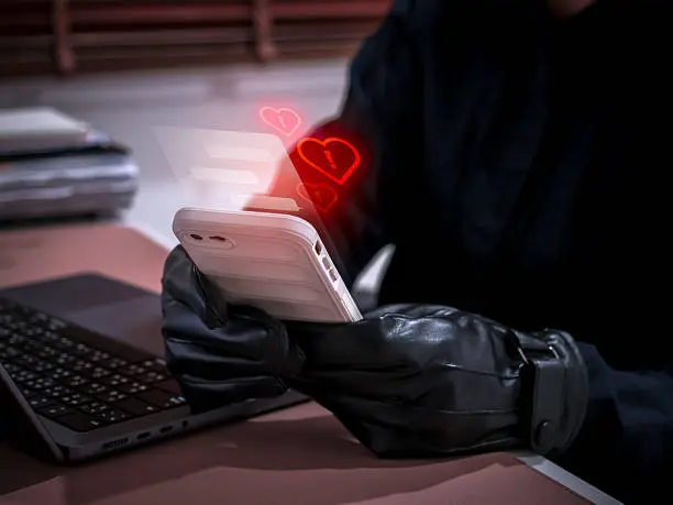 El fraude del “Artista Enamorado” puede comenzar con un mensaje inesperado de una supuesta celebridad en redes sociales./ Pixabay