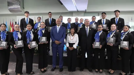 ASA entrega primeras licencias de sobrecargo avaladas por la AFAC
