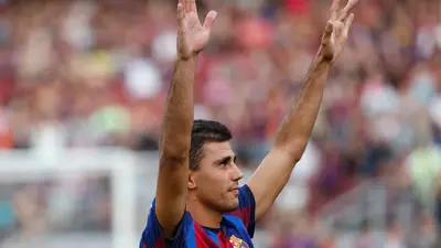 Ovación de pie: Rodri fue presentado de manera oficial con el Barcelona