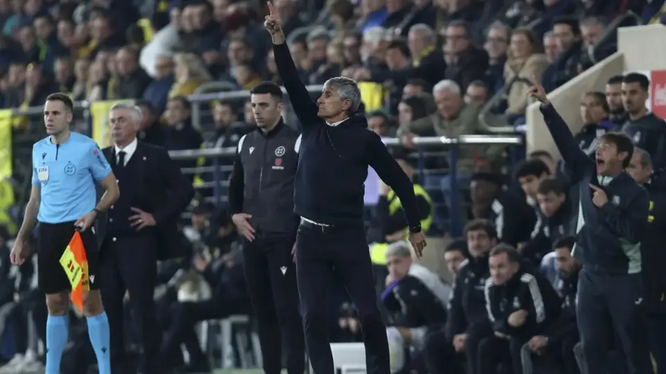 Quique Setién durante un partido de LaLiga en España | AP