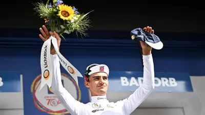 ¡Historia en Bad Orb! Isaac del Toro sorprende y gana el prólogo de la Vuelta a Alemania 2026