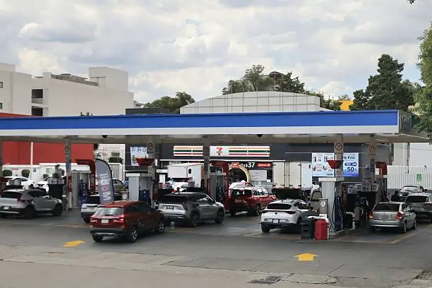 La principal diferencia entre la gasolina Magna y Premium está en su nivel de octanaje y resistencia a la detonación./ Pixabay