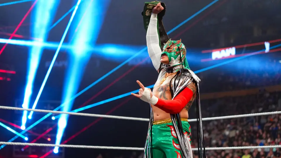 Rey Fénix en Raw | wwe.com