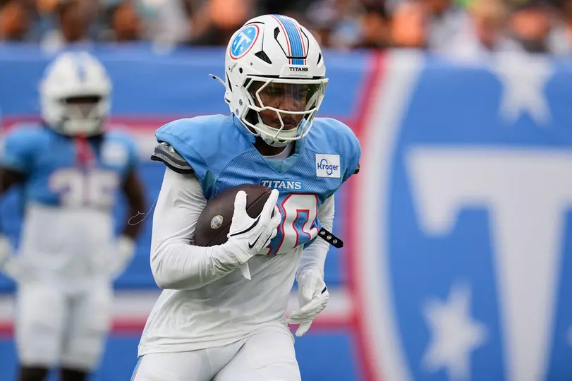 Tony Pollard, previo a un partido con los Tennessee Titans | AP
