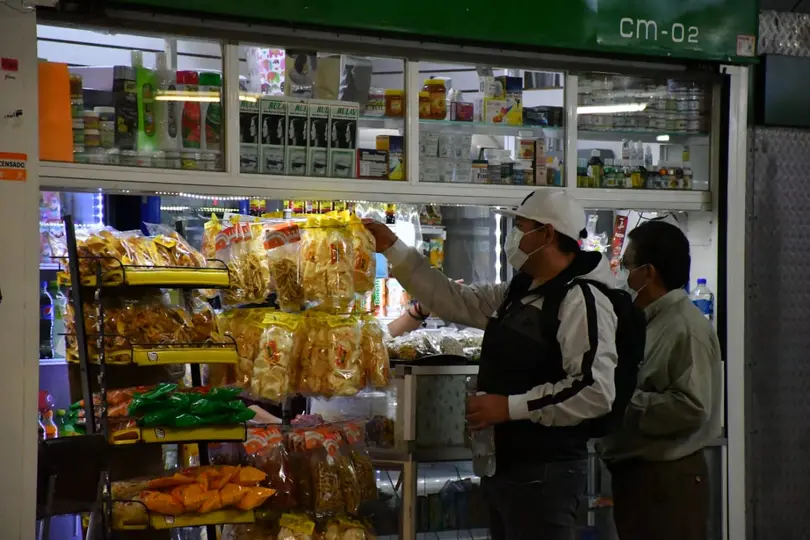 Los negocios autorizados deberán cumplir nuevas medidas de seguridad, limpieza y protección civil dentro de las estaciones./ Metro CDMX