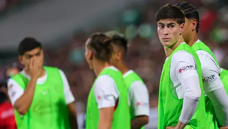 ‘Hormiga’ González entrena con Chivas en medio de la incertidumbre por su posible venta a Europa