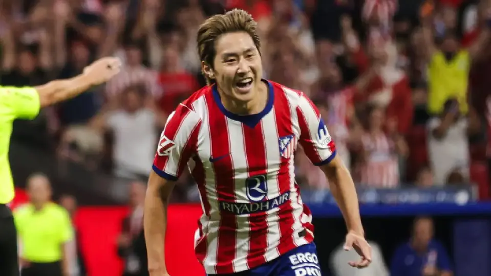 Kang-In Lee festejando gol ante el Málaga l X: @Atleti