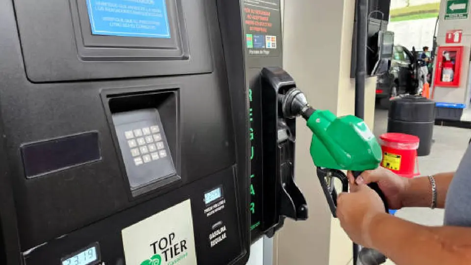 ¿Qué pasa si mezclas gasolina Magna y Premium en tu auto? Esto sucedería