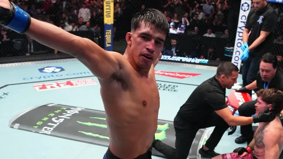 Cristian Pérez ya es de UFC, el mexicano conquista su contrato con brutal nocaut