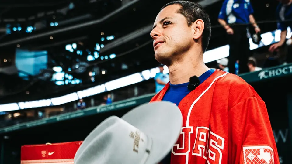 Chicharito Hernández su luce con primera bola en juego de Rangers