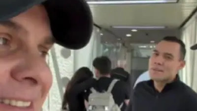 "Leyenda americanista": Martinoli y Gato Ortiz protagonizan reencuentro, en pleno aeropuerto, para reavivar polémica